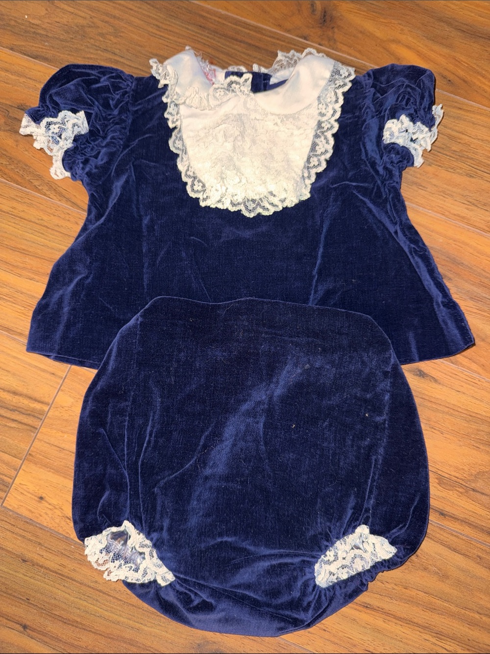 0-3M 1970s Velvet Baby Two-Piece Set with Lace Peter Pan Collar Navy